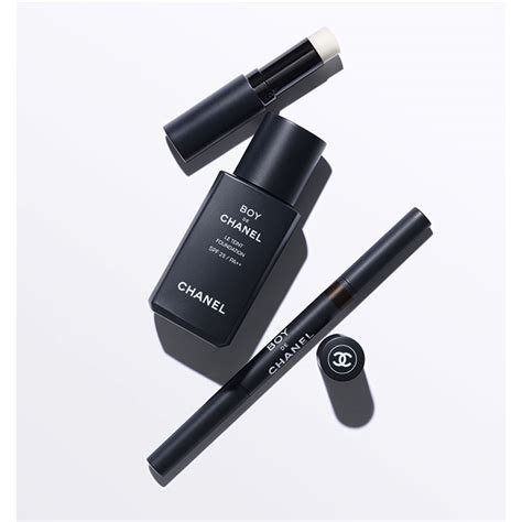 boy chanel - maquillaje